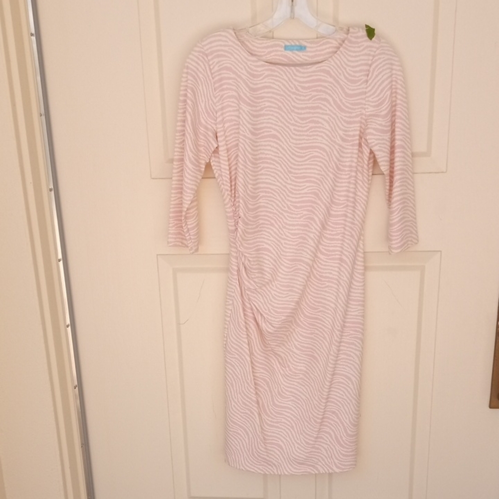 J. McLaughlin Pink Ruched Sheath Dress. 3/4 sleeve. Machine washable.